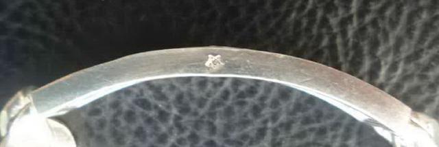 เลสเนื้อเงินลงยาสีน้ำเงิน (นิยม)