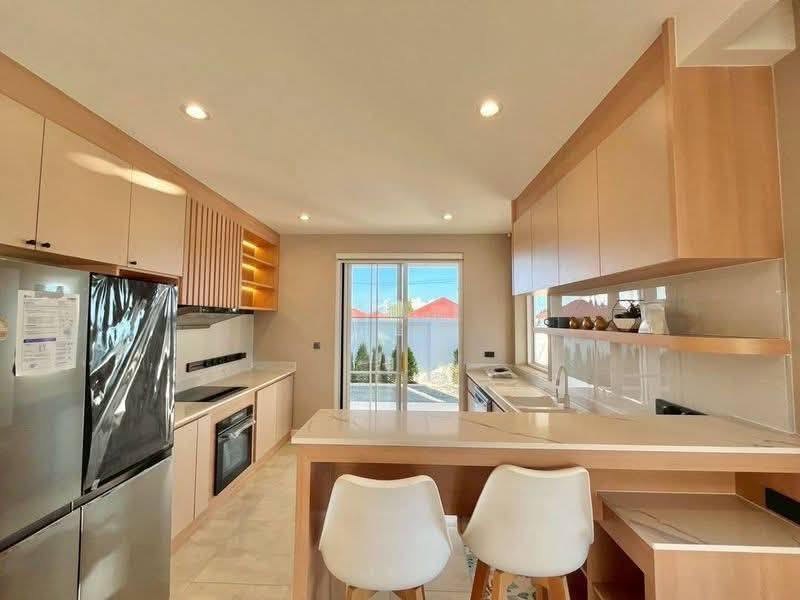 ✨ ให้เช่า Pool Villa หรู 2 ชั้น 4 นอน 5 น้ำ 348 ตรม. ที่ดินกว้าง 213.3 ตรว. เพียง 150,000.-/เดือน (No Pets) 🏊‍♂️ 11