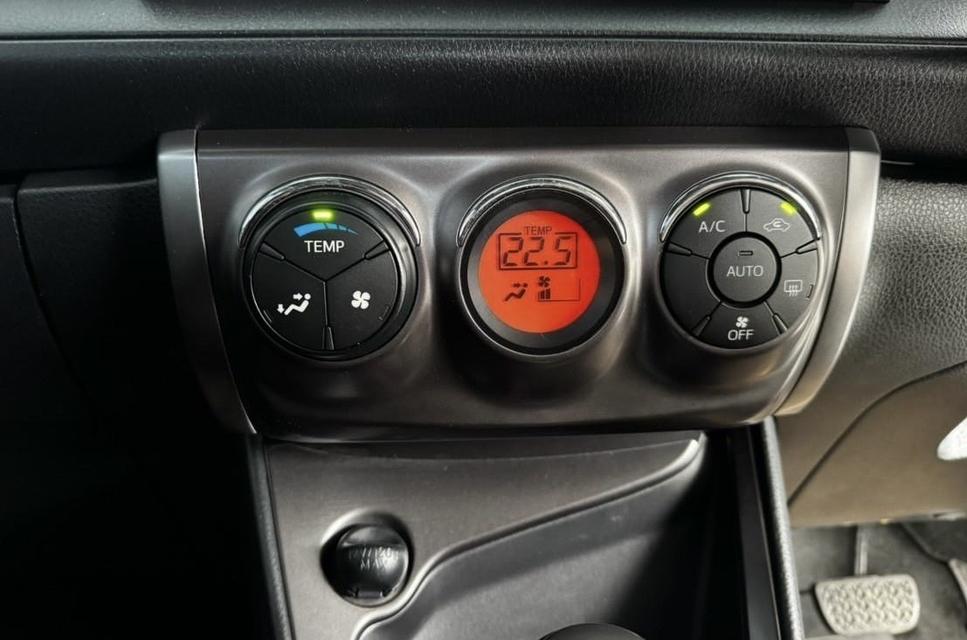 Toyota Yaris 1.2G เบนซิน เกียร์ออโต้  ปี2014 17