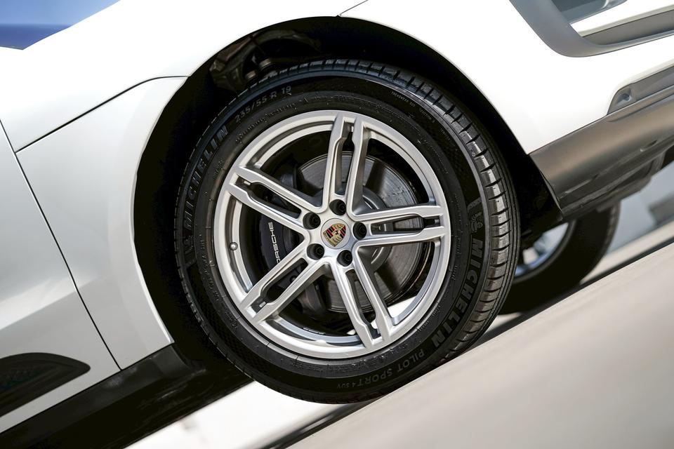 Porsche Macan 2.0 ปี 2023 สีขาว จากศูนย์ AAS ประวัติชัดเจน รถบ้านมือเดียวป้ายแดง รูปที่ 6