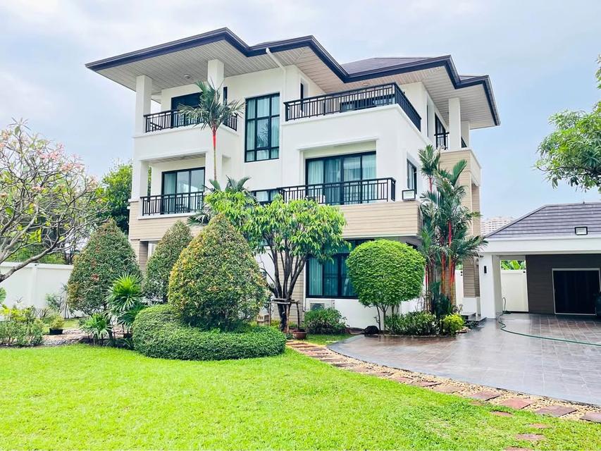 ให้เช่าบ้านเดี่ยว 3 ชั้น หลังใหญ่  ซ.รัชดา 32 พร้อมเข้าอยู่ สิ้น พ.ค. 1