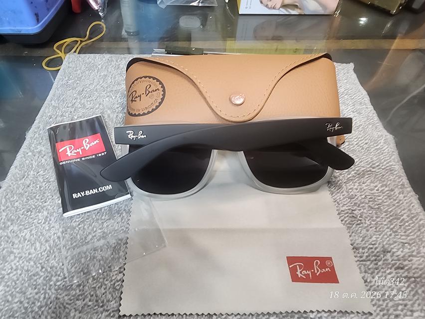 RayBan แท้สภาพใหม่ มีแว่น มีbook มีผ้าเช็ดแว่น กับซองใส่แว่น รับประกันของแท้ทุกอัน ดู2รูปสุดท้ายได้ครับเป็นเครื่องการันตี รูปย่อยที่ 2