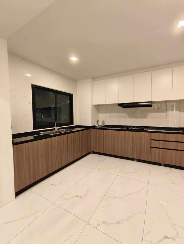 Chokchai village 9 for rent 5 bedroom  15