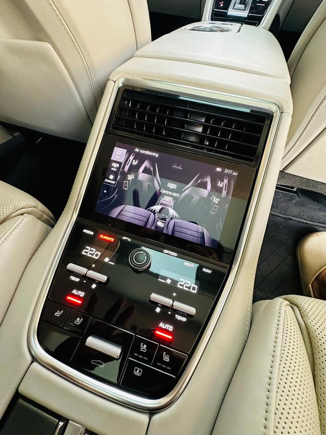 Porsche Panamera Plug In Hybrid 10