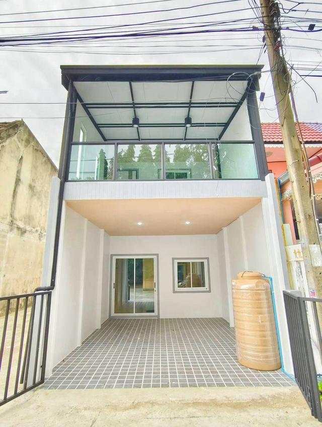 หมู่บ้านทรายทองนิเวศน์ ใกล้ห้าแยกปากเกร็ด ทาวน์เฮาส์ 2 ชั้น หลังมุม ตกแต่งใหม่พร้อมอยู่ ทำเลดี ใกล้ห้าแยกปากเกร็ด เซ็นทรัลรัตนาธิเบศร์ 2