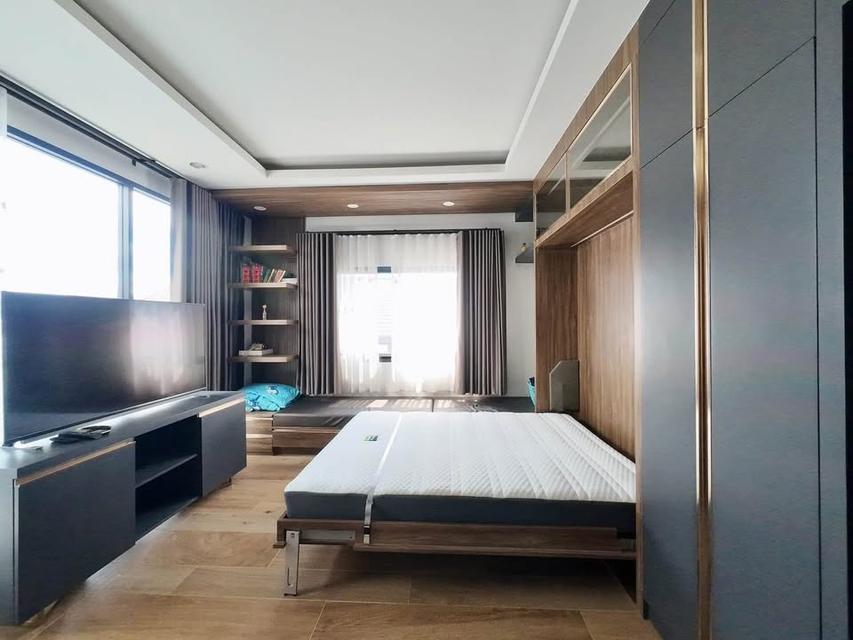 ขาย บ้านเดี่ยว 3 ชั้น สไตส์โมเดิร์น ซอยอินทระ 28 อายุบ้านเพียง 2 ปี 12