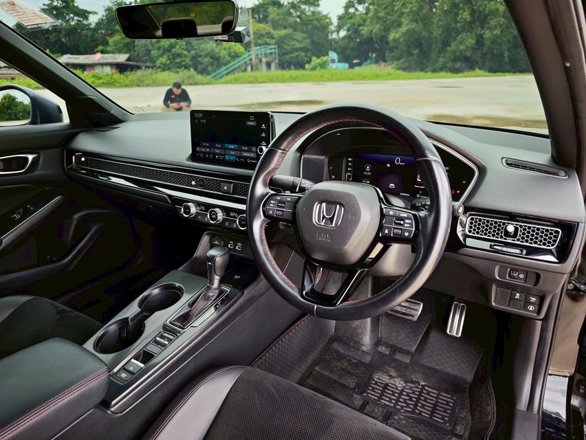 HONDA CIVIC FE Sedan 4dr e:HEV RS E-CVT FWD 2.0 Y22. สีดำ  เกียร์ออโต้  18
