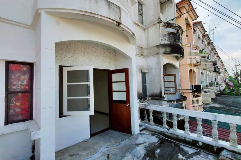 ขาย/เช่า ทาวน์โฮม เนื้อที่ 16 ตร.ว. หมู่บ้านฉัตรณรงค์วิลล่า 5, ใกล้ตลาดชัชวาล ถนนลำลูกกา(คลอง7) ตำบลบึงคำพร้อย อำเภอลำลูกกา ปทุมธานี 13