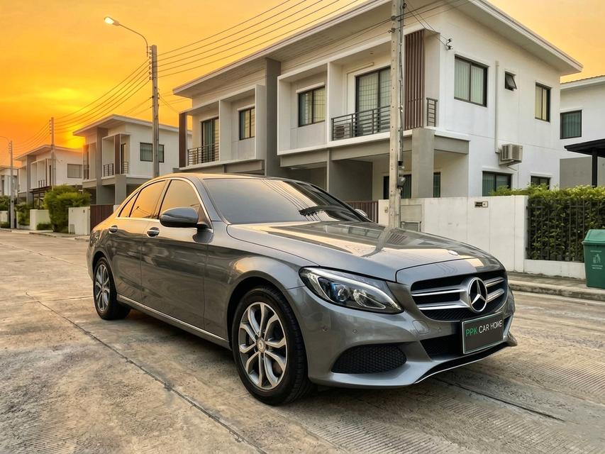 ปี2017 Mercedes-Benz C350e ภายในตกแต่งมาเกือบแสน