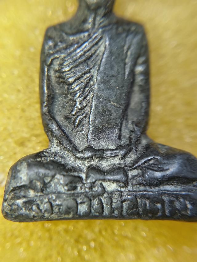 รูปหล่อหลวงพ่อเดิม เนื้อหัวกระสุนปืนใหญ่