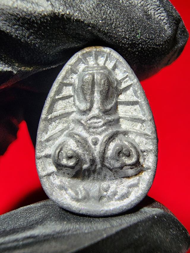 พระปิดตาเจ้าคุณผล วัดหนัง เนื้อชินตะกั่ว