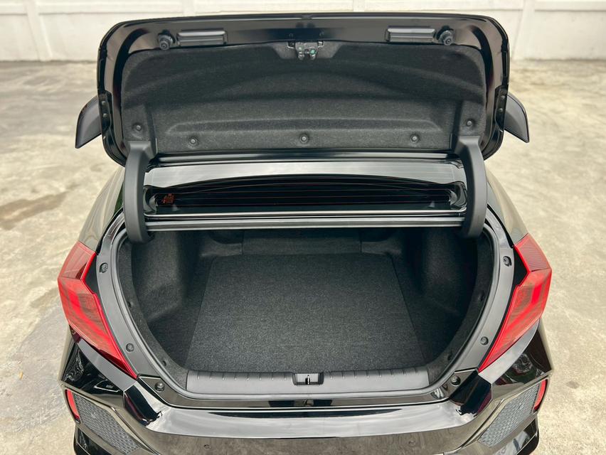 ปี 2019 HONDA CIVIC, 1.5 TURBO RS 8