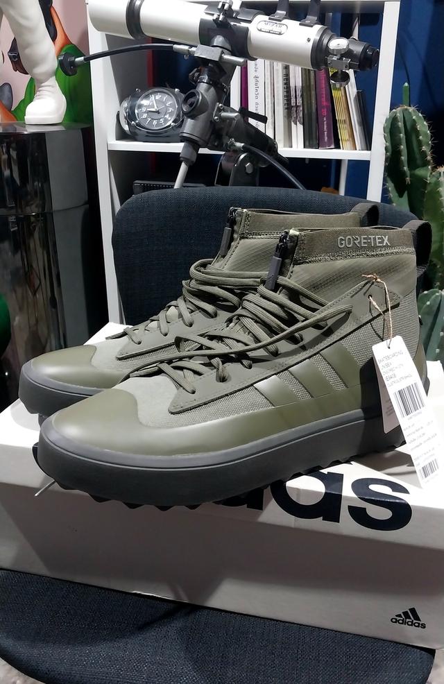 adidas ZNSORED HI GTX11 UK. สภาพ 98% ไม่มีตำหนิ ลองใส่เดินในชอปแค่ครั้งเดียวกล่อง ป้ายอยู่ครบ!!!!รุ่นนี้หายากแล้ว!!!!!1,950 b. 3