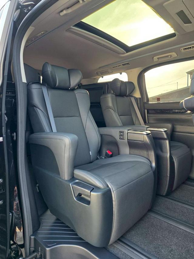 Toyota ALPHARD 2.5SC PACKAGE สีดำ ปี 2023 ไมล์ 28,000 กม. รูปที่ 12
