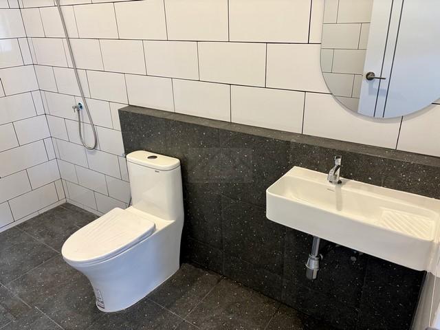 ให้เช่าทาวน์เฮาส์ 2 ชั้น ซอยโชคชัย 4 ซอย 55 รีโนเวทใหม่ Fully Furnished พร้อมอยู่ 7