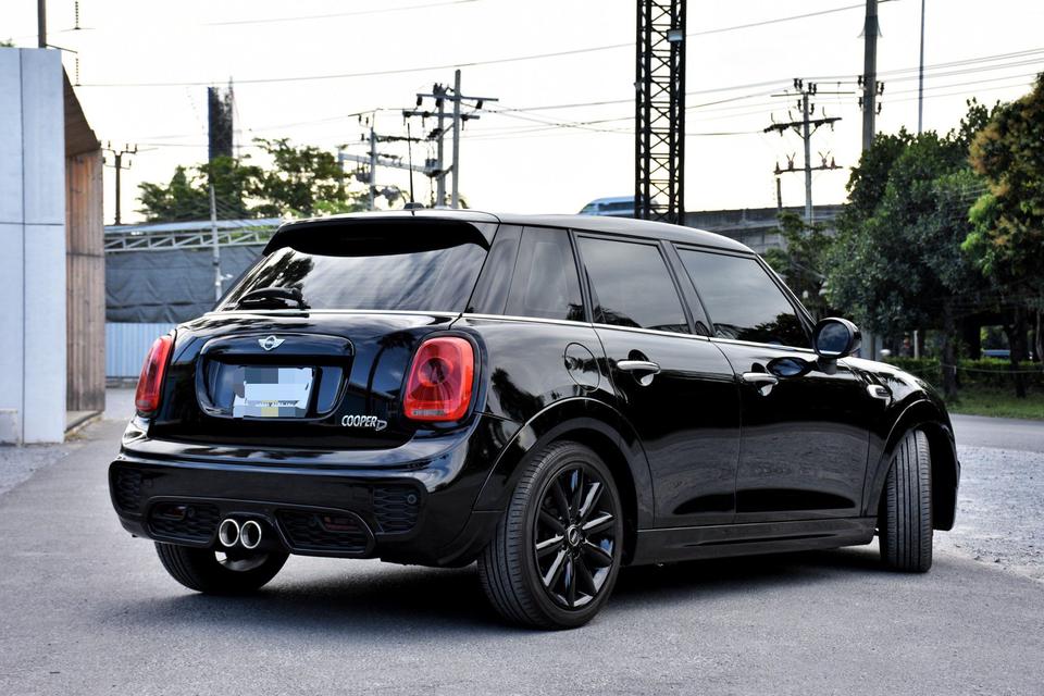 #Mini #Cooper D 5-TURER #F55 ปี 2016  2