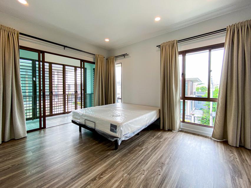 ขายบ้านเดี่ยวราคาดีที่สุด ขนาด 196 ตร.ม. 4 นอน 4 น้ำ เจ้าของลดด่วน 1.6 ล้าน! เหลือเพียง 17.9 ล้านบาท! 12