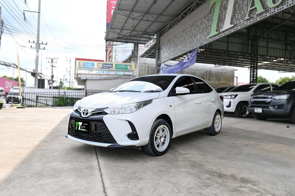 Toyota Yaris ativ 1.2 entry  4
