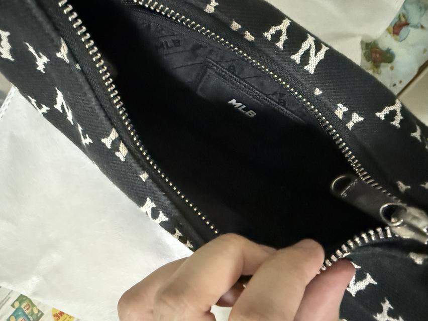 MLBกระเป๋าสะพายไหล่ ยูนิเซ็กส์ CLASSIC JACQUARD MONOGRAM สีดำ
