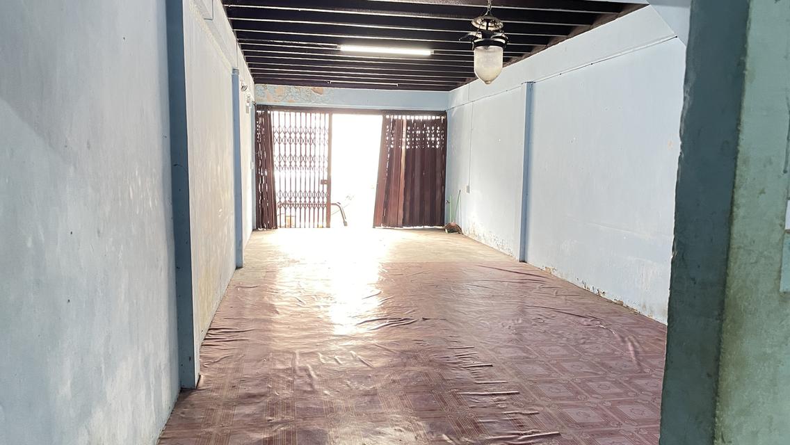 ขายบ้าน ตึกแถวอยู่ในซอย เอกชัย 40 ถ.เอกชัย เนื้อที่ 16 ตรว. ราคา 3 ล้านบาท 2