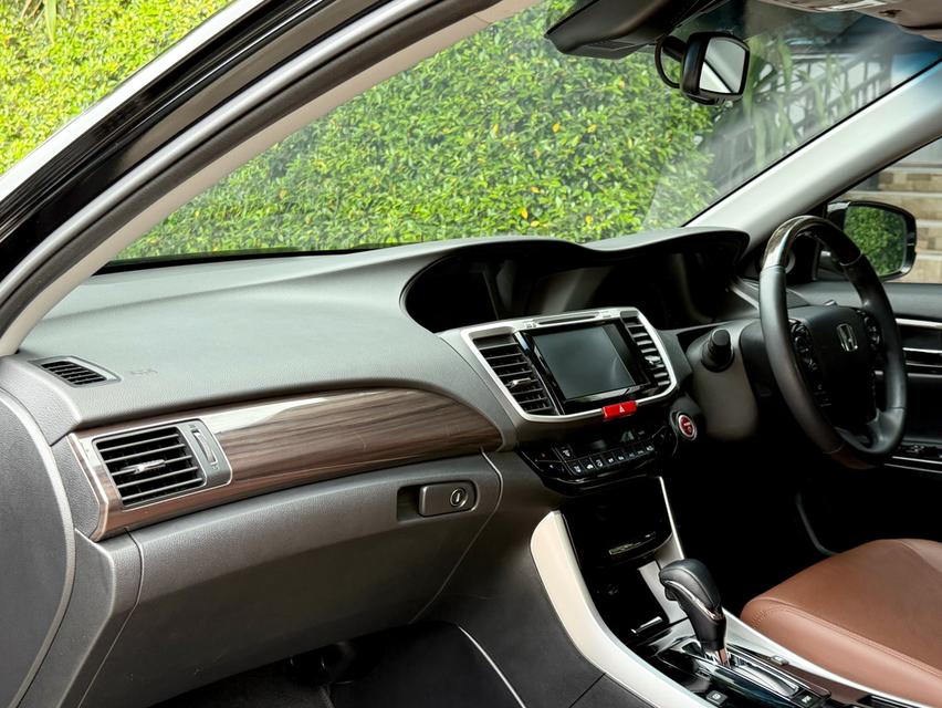 2017 HONDA ACCORD HYBRID TECH รถสภาพสวย สมบูรณ์ วิ่งน้อยเพียง 80,000 กม รถเข้าศูนย์ทุกระยะ ไม่เคยมีอุบัติเหตุครับ 11