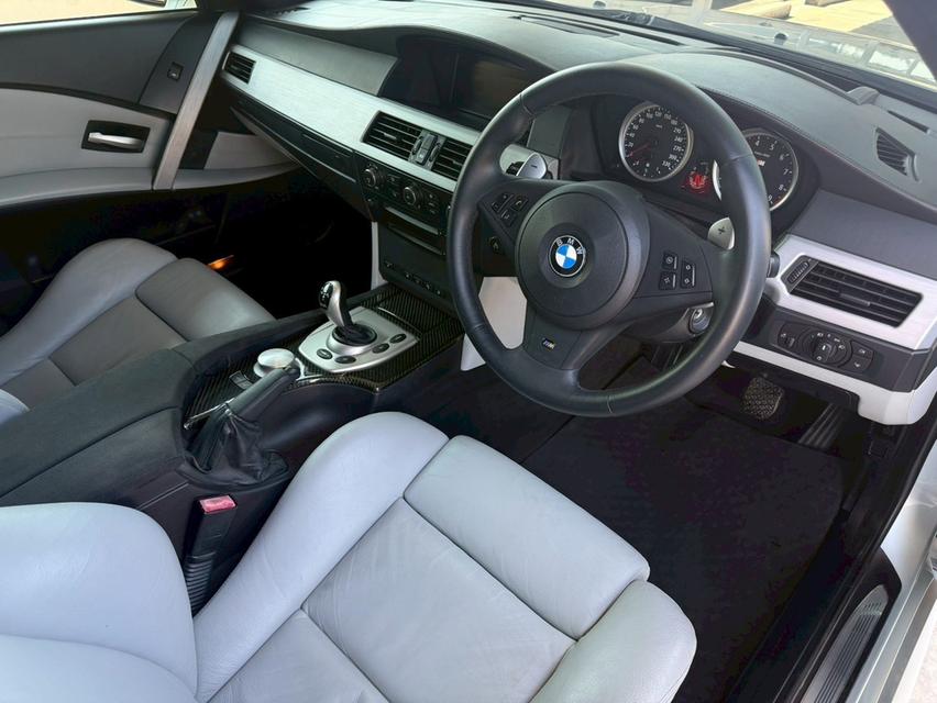 BMW M5 5.0i "Sunroof" (E60)5.0L V10 SMG āļĢāļđāļāļāļĩāđ 10