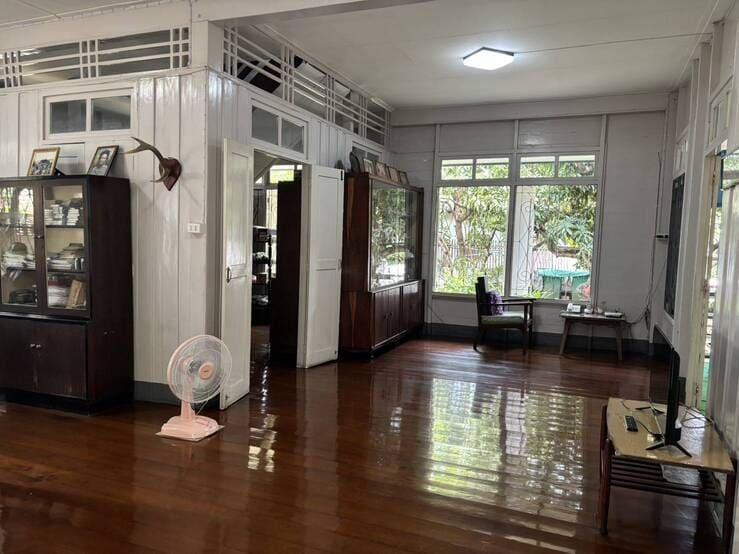 ขายที่ดินพร้อมบ้าน ติดถนนซอยเจริญนคร 78 ขนาด 256.4 ตารางวา สนใจติดต่อ 0858289454 6