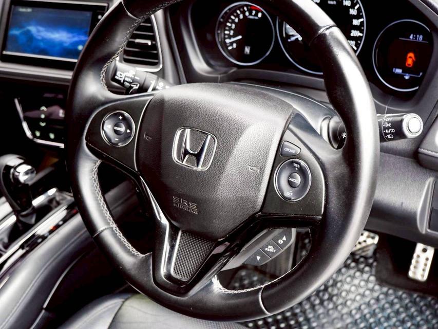 Honda HRV 1.8 RS เกียร์ Auto สีเทา ตัวTop ปี 2018 (MNC) 12