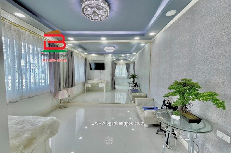 บ้านแฝด หมู่บ้าน อารียา เดอะวิลเลจ ลําลูกกา-คลอง 5 เนื้อที่ 44.8 ตรว. ใกล้รร.วัดปัญจทายิกาวาส ถนนลำลูกกา ตำบลลาดสวาย อำเภอลำลูกกา จังหวัดปทุมธานี