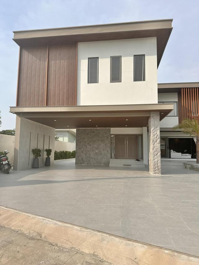 Luxury Pool Villa for Sale in Pattaya- Huai Yai  4
