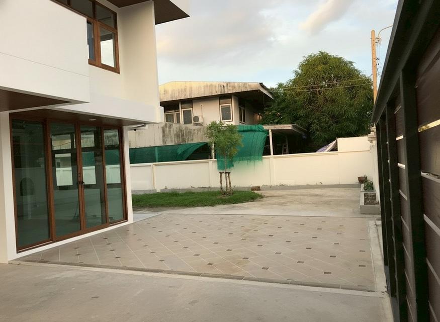 หมู่บ้านทิพวัล เทพารักษ์ ขายบ้านเดี่ยว 100 ตารางวา 3 ห้องนอน 5 ห้องน้ำ รถไฟฟ้าสายสีเหลือง สถานีทิพวัล อยู่หน้าหมู่บ้าน 4