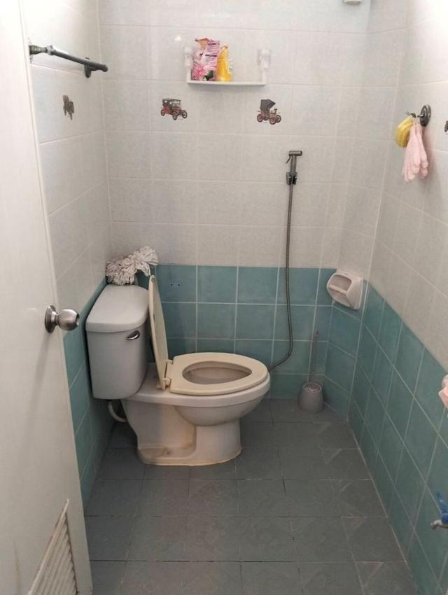 ขายทาวน์เฮ้าส์ 2 ชั้น หมู่บ้านอยู่เจริญ 542 ทำเลดี เดินทางสะดวก    11