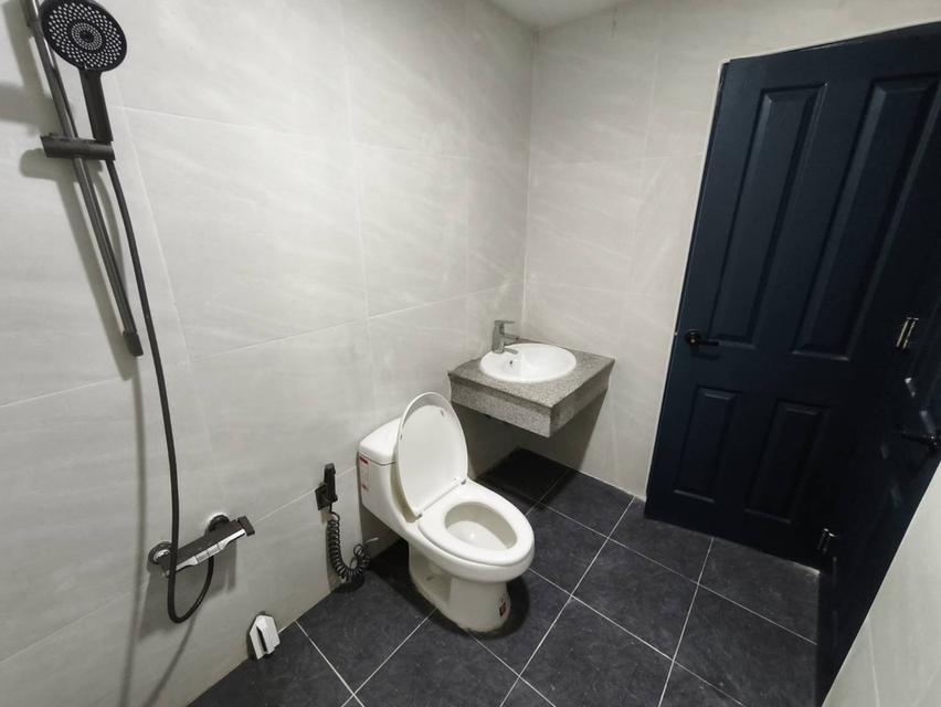 ขายบ้าน 3 ชั้น รีโนเวทใหม่ทั้งหลัง พร้อมอยู่ หมู่บ้านธนะสิน 9 นวมินทร์ 86 16