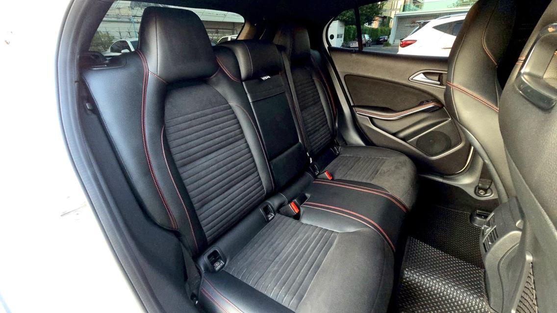 2020 Mercedes Benz GLA250 AMG " Facelift " รูปที่ 13