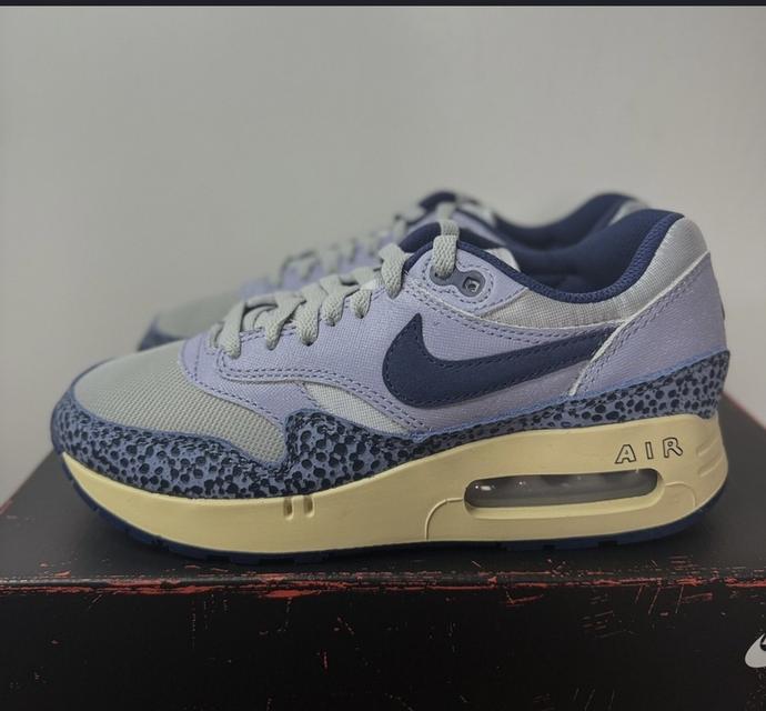 รองเท้าผ้าใบ Nike Air Max