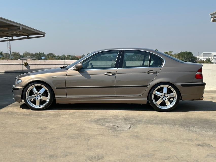 BMW 323i Facelift "โฉมไฟยกแท้" (E46)2.4L 6