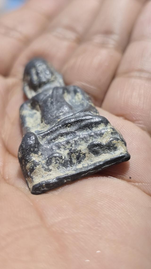 พระหูยานลพบุรี พิมพ์ใหญ่ เนื้อชินเงิน