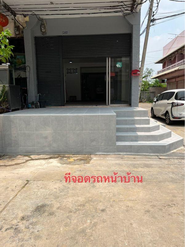ให้เช่าอาคารพาณิชย์ 3 ชั้นครึ่ง หมู่บ้านรุ่งกิจวิลล่า7 ถนนร่มเกล้า42 เขตลาดกระบัง จังหวัดกรุงเทพ  2