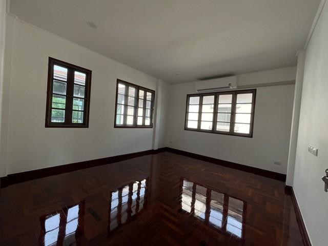 ให้เช่า บ้านเดี่ยว ราชวิถี ถนนพระรามที่ 5 ซอยราชวิถี 32 ซอยสุจริต2 เขตดุสิต รีโนเวทใหม่ทั้งหลัง 5