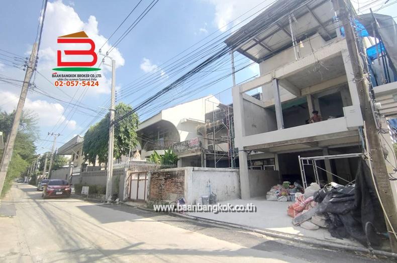 ทาวน์โฮม 2 ชั้นครึ่ง ซอยสุขุมวิท 99 เนื้อที่ 47 ตรว. ใกล้ BTS บางจาก ถนนสุขุมวิท แขวงบางจาก เขตพระโขนง จังหวัดกรุงเทพมหานคร 2