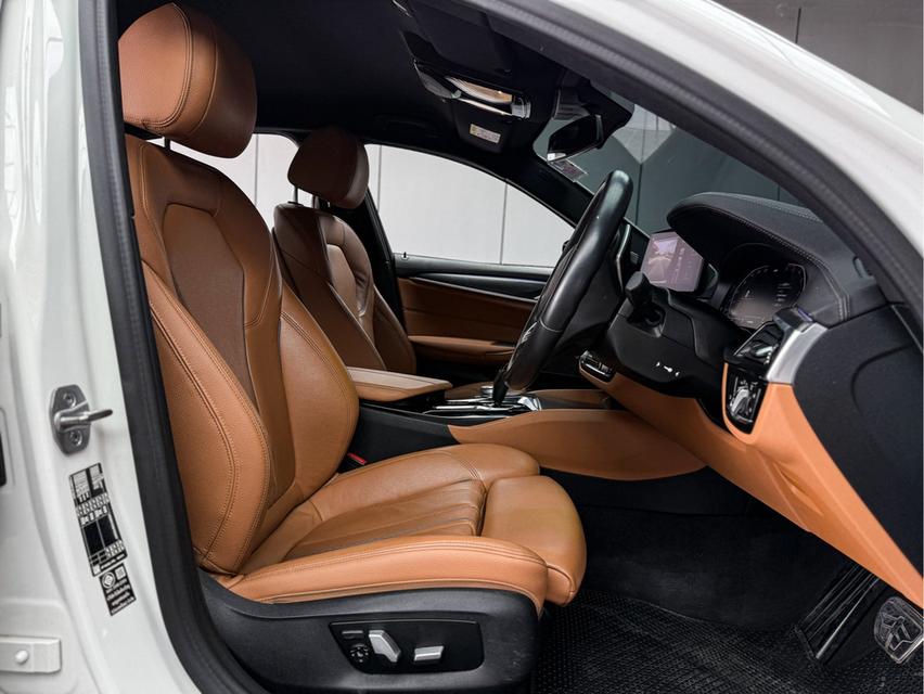รหัสรถ WRT4224 2022 BMW SERIES 5 520d M SPORT โฉม G30ทปี17-24 (รุ่นครบรอบ50ปี) 12