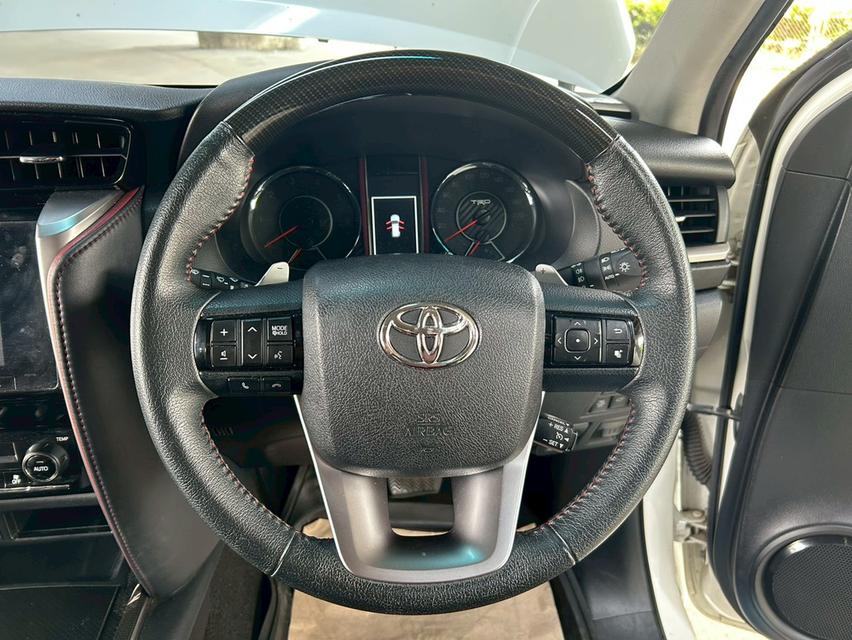 2018 Toyota Fortuner 2.8 TRD Sportivo 2WD AT รถสวย มือเดียว ป้ายแดง รูปที่ 11