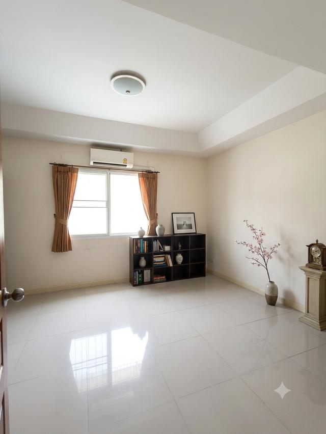 ทาวน์เฮ้าส์ รังสิตหลังมุม หมู่บ้านสินทรัพย์ 1 นัดชมบ้าน 085-318-6868 คุณวา 8