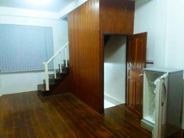 ฟู้ดแลนด์ เพชรบุรี 300 ม. ตลาดเอกมัย 500 ม. ให้เช่าตึกแถว 3 ชั้น 18 ตร.วา. 210 ตร.ม. 2 นอน 1 น้ำ อาร์ซีเอ 1.1 กม. 3