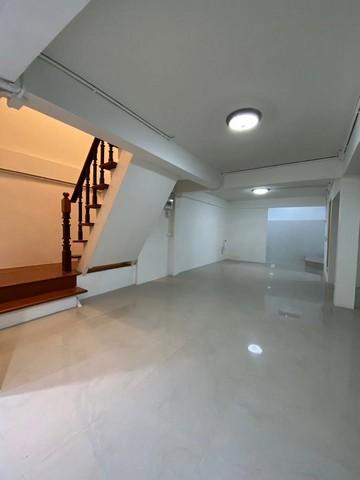 ให้เช่าบ้านใกล้บีทีเอสแบริ่ง 1 kmใกล้โรงเรียน St.Andrews Sukhumvit Bangkok และ โรงเรียนนานาชาติ Bangkok Pattana ติดถนนลา 4