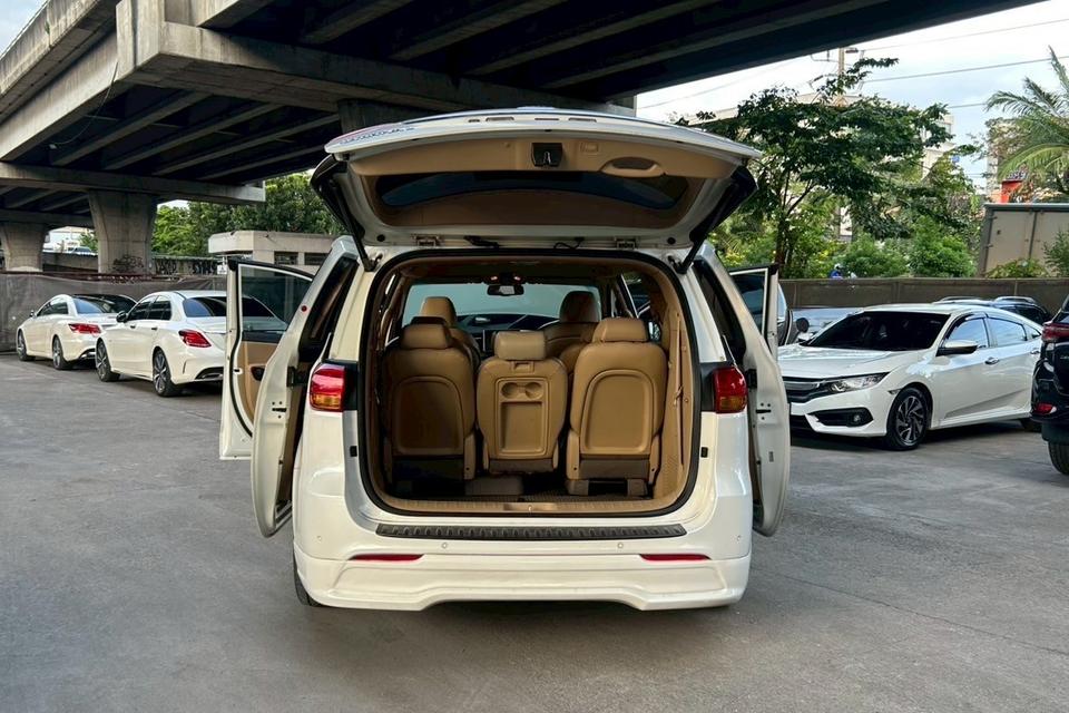 ขายด่วน! Kia Grand Carnival 2.2 LX AT ปี 2017 9