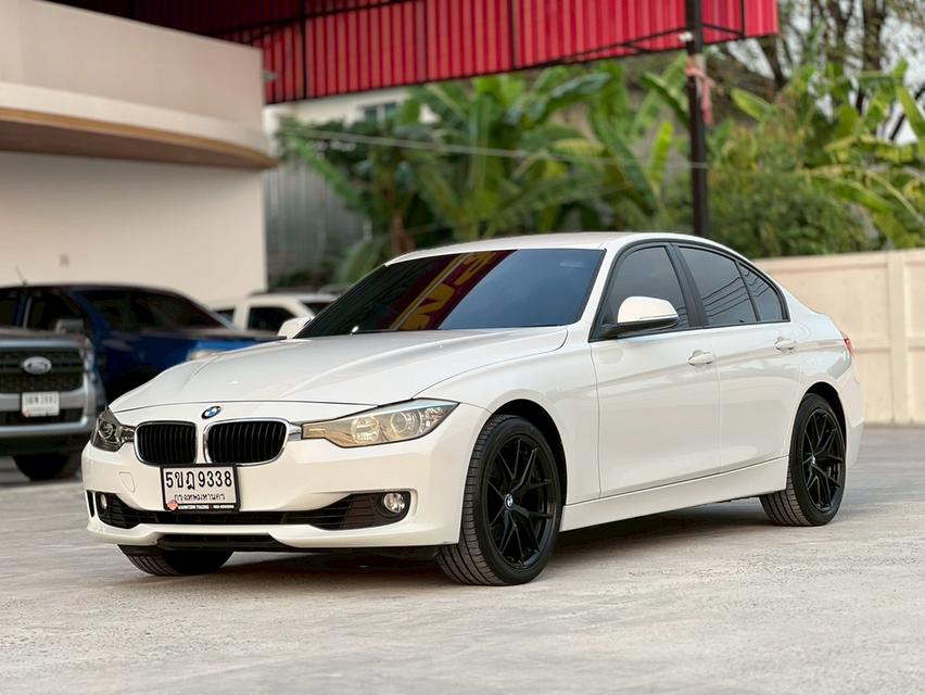 ปี 2013 BMW SERIES 3, 320i LUXURY คู่มือ/บุ๊คครบ สภาพดีมาก ไม่เคยชน100%