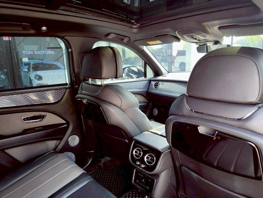 รหัสรถ KPV4168 2022 Bentley Bentayga Hybrid สีดำ 9