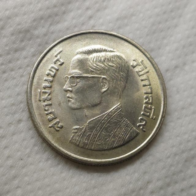 เหรียญ 5 บาท “สยามินทร์” รัชกาลที่9 พระชนมายุ 50 พรรษา ปี 2520 ไม่ผ่านใช้ เก่าเก็บ รูปที่ 4