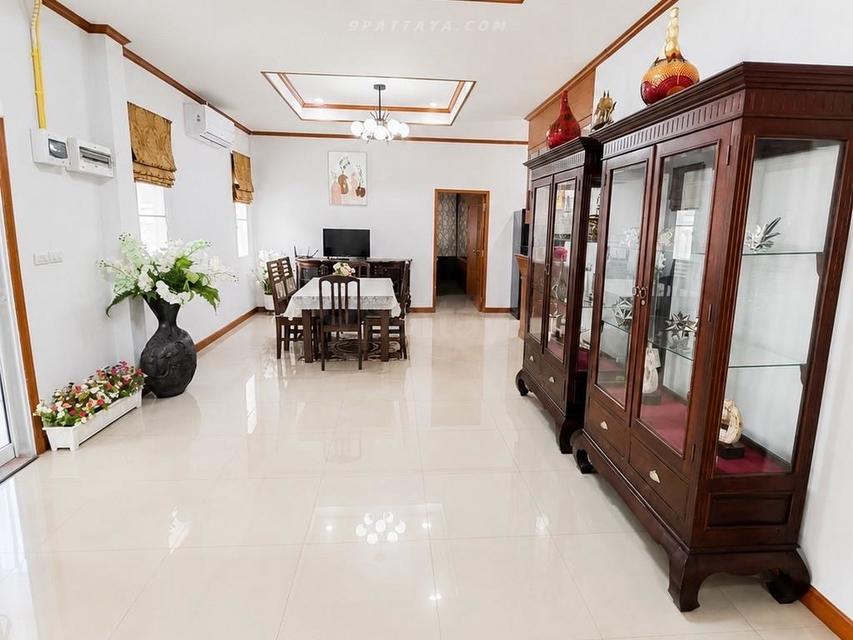 Large private pool villa located inside a residential project near Chak Ngaew Chinese Market, next to Phoenix Golf Course. spacious area รูปที่ 13